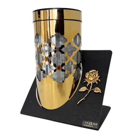 2379-znicz solarny złoty z różą 1 sztuka